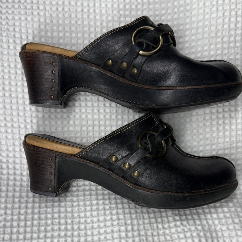 Frye - Women's Black Leather Slip-On Clog Heels - Size 5.5 (9”)